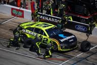 Ryan Blaney’s pit tires race